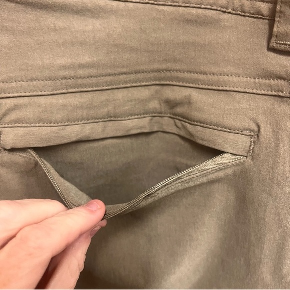 Gerry Casual Cargo Shorts with side zipper pockets size 40 - Picture 8 of 11